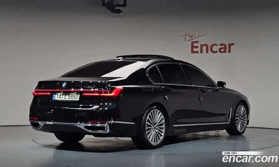 BMW 7-Series 740Li xDrive Design Pure Excellence