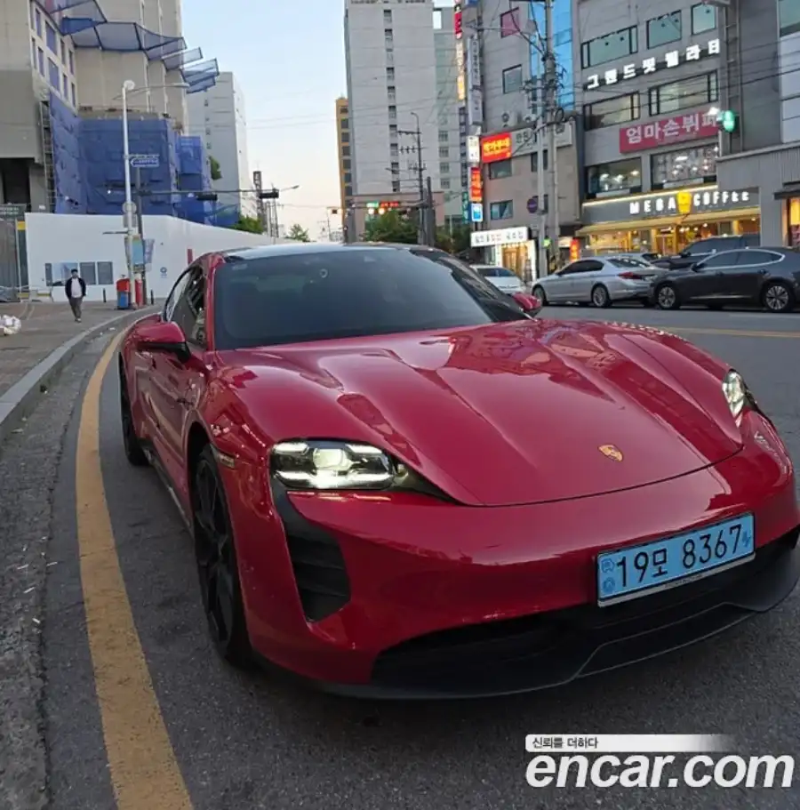 Porsche Taycan GTS