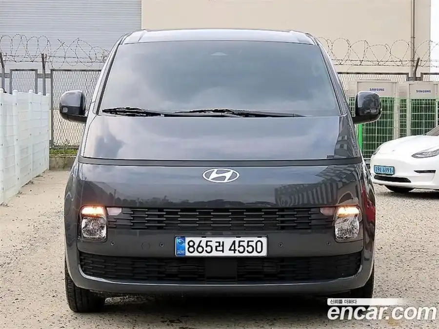 Hyundai Staria L3.5 Cargo 5-Seater