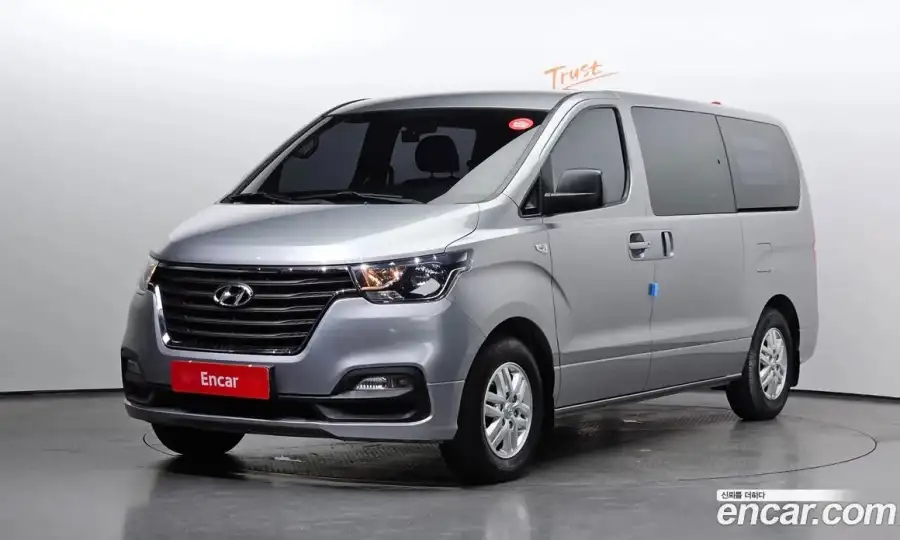 Hyundai Starex Van 5-Seater
