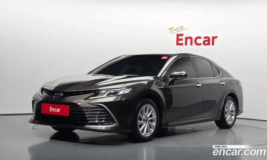 Toyota Camry 2.5 LE Hybrid
