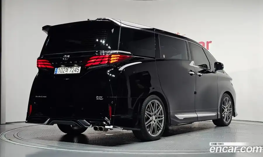 Toyota Alphard 2.5 HEV Executive AWD