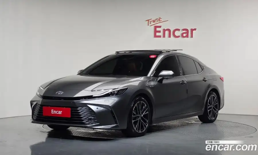 Toyota Camry 2.5 XLE Premium Hybrid