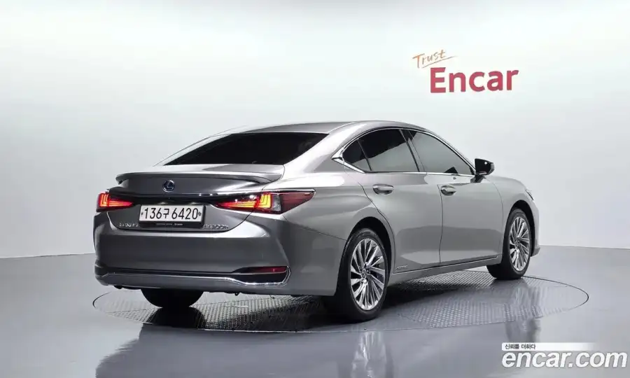 Lexus ES Luxury Plus