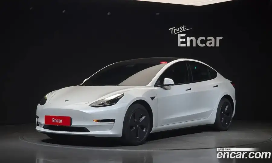 Tesla Model 3 RWD