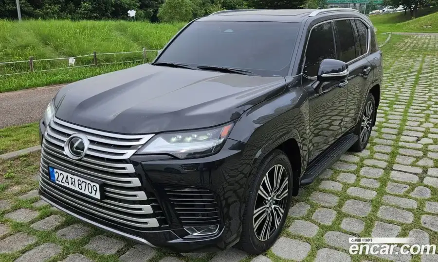 Lexus LX 700h Luxury
