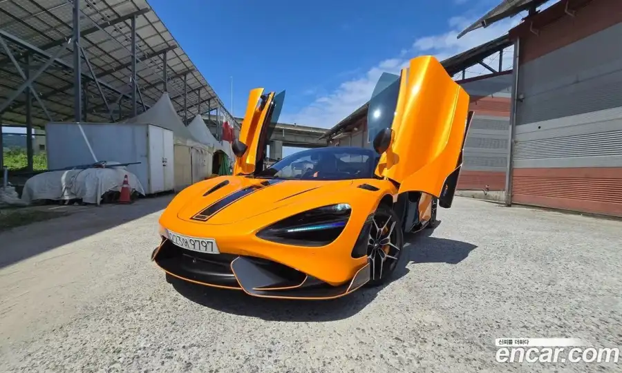 McLaren 765LT