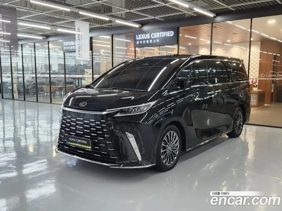 Lexus LM 500h Royal
