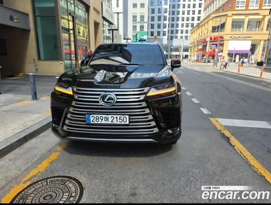 Lexus LX 700h Luxury