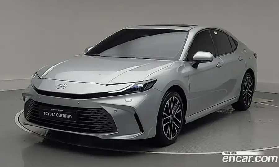 Toyota Camry 2.5 XLE Hybrid