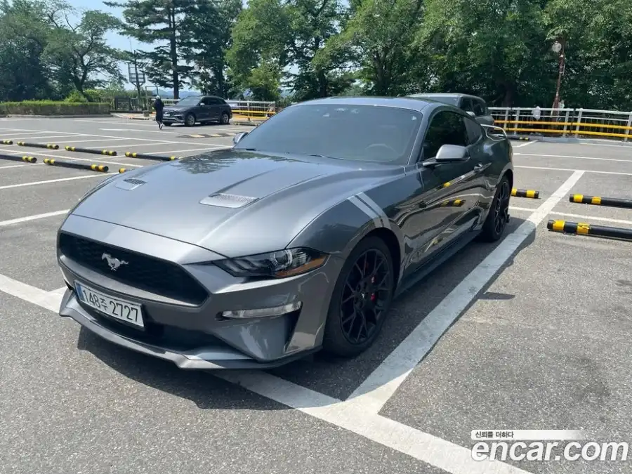 Ford Mustang Coupe