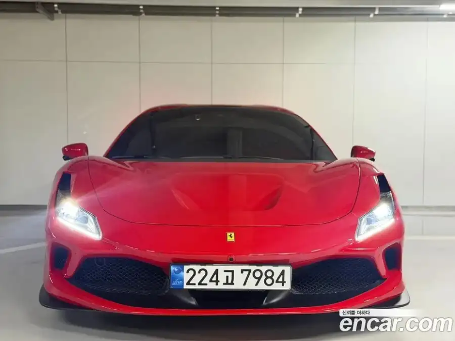 Ferrari F8 3.9 V8