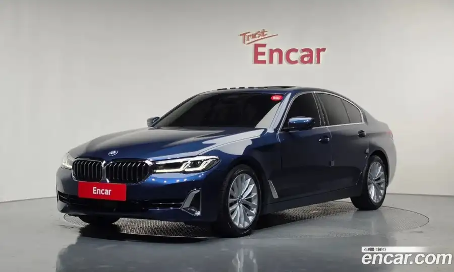 BMW 5-Series 520i Luxury