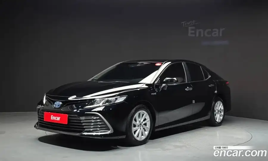 Toyota Camry 2.5 LE Hybrid