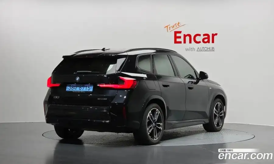 BMW iX1 xDrive 30 M Sport