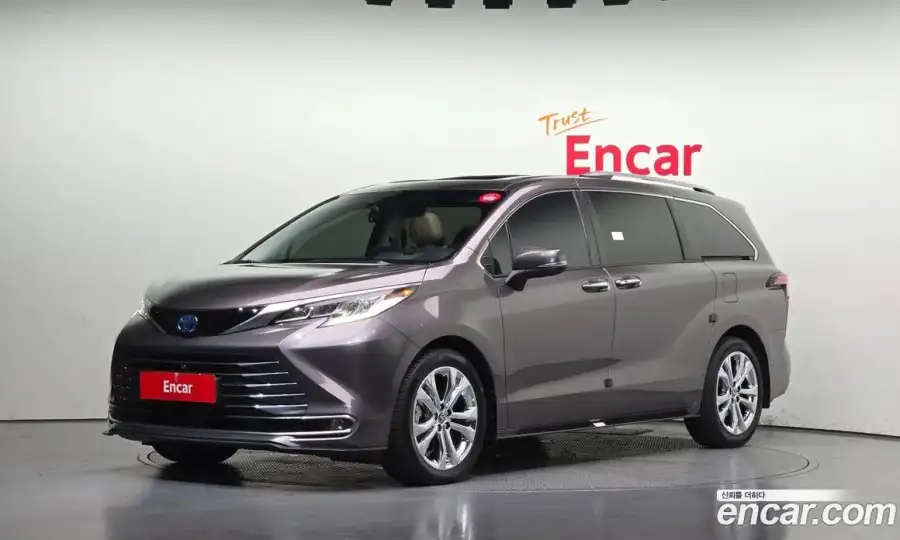 Toyota Sienna 2.5 Hybrid 2WD