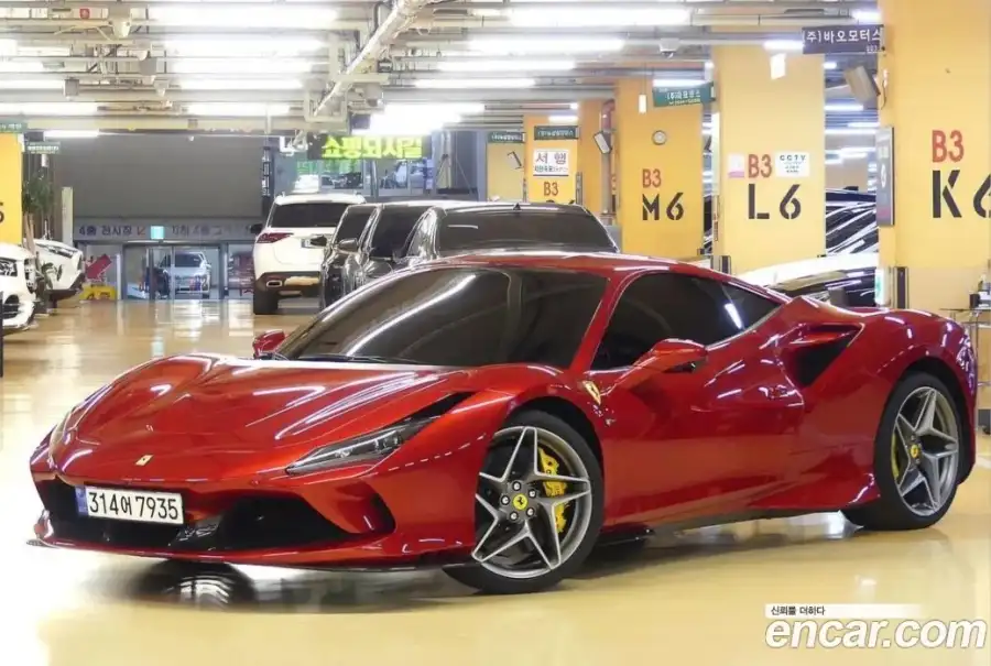 Ferrari F8 3.9 V8