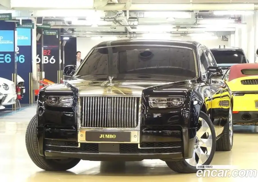 Rolls-Royce Phantom 6.7 EWB V12