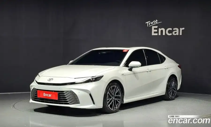 Toyota Camry 2.5 XLE Hybrid