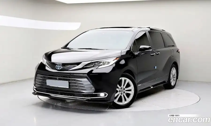 Toyota Sienna 2.5 Hybrid 2WD