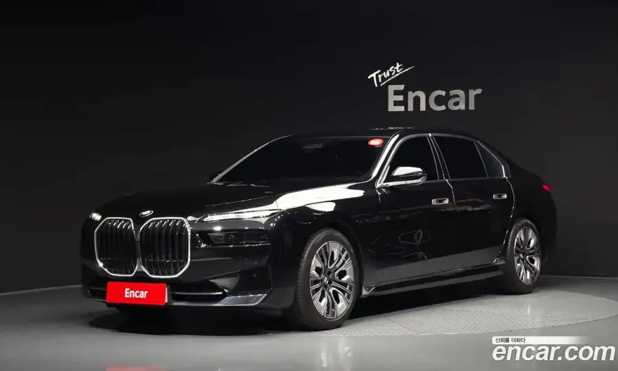 BMW 7-Series 740i sDrive Design Pure Excellence