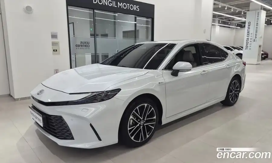 Toyota Camry 2.5 XLE Hybrid