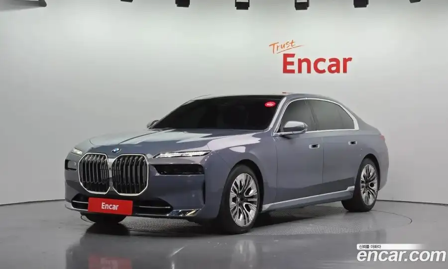 BMW 7-Series 740i sDrive Design Pure Excellence