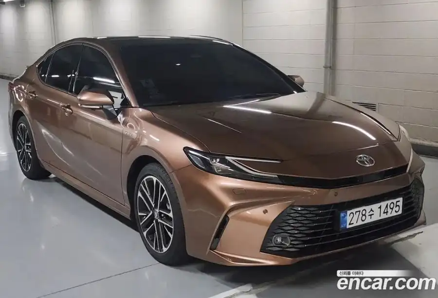Toyota Camry 2.5 XLE Premium Hybrid