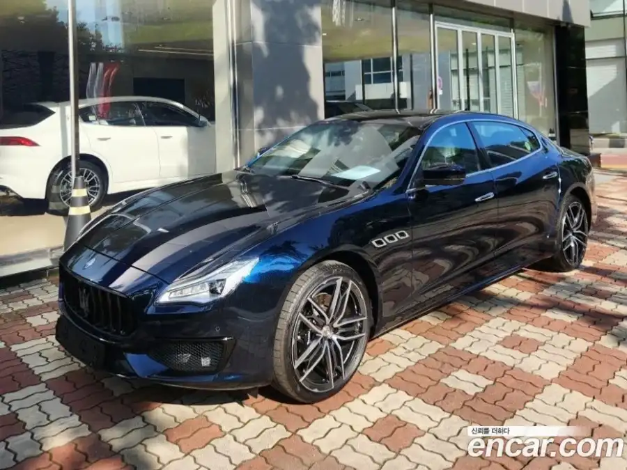 Maserati Quattroporte Q4 Modena
