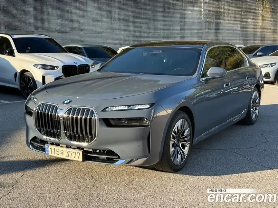 BMW 7-Series 740i sDrive Design Pure Excellence