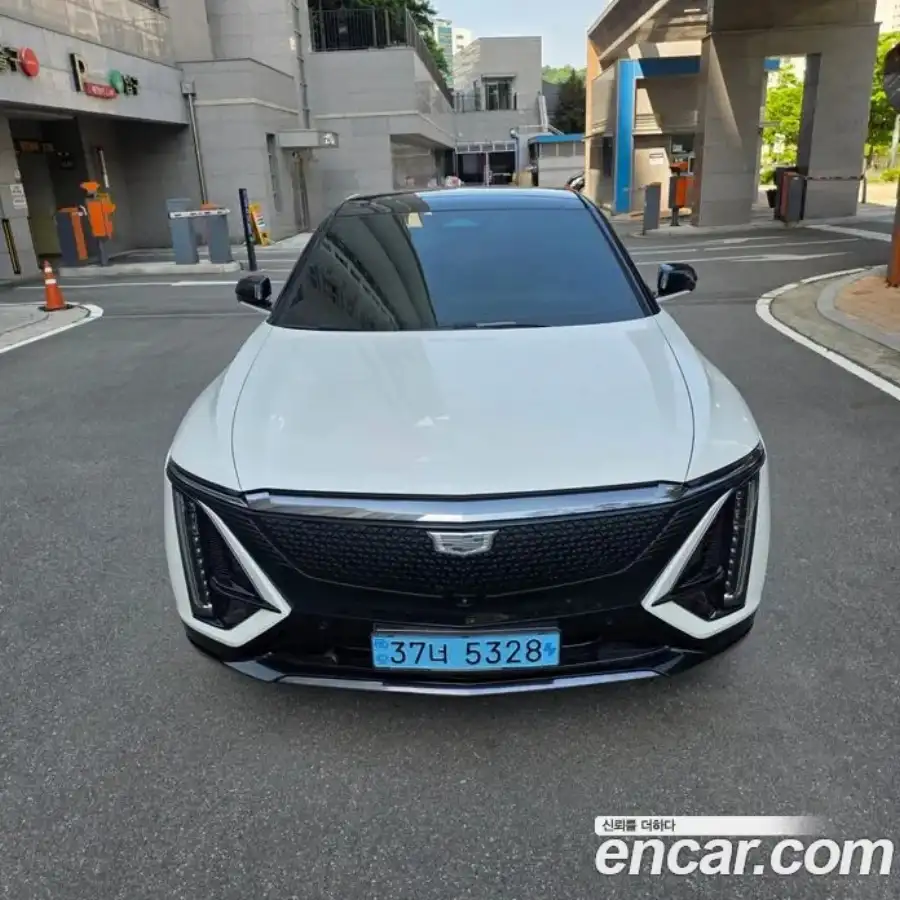 Cadillac Lyriq Sport