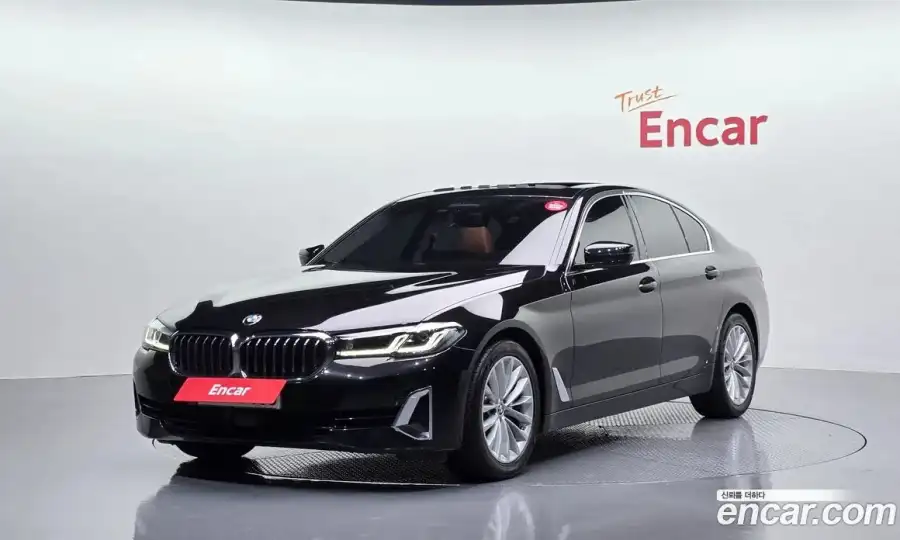 BMW 5-Series 520i Luxury