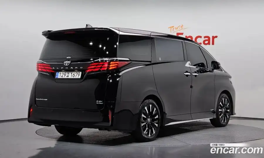 Toyota Alphard 2.5 HEV Executive AWD