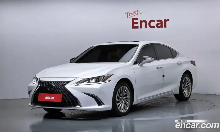Lexus ES Luxury Plus
