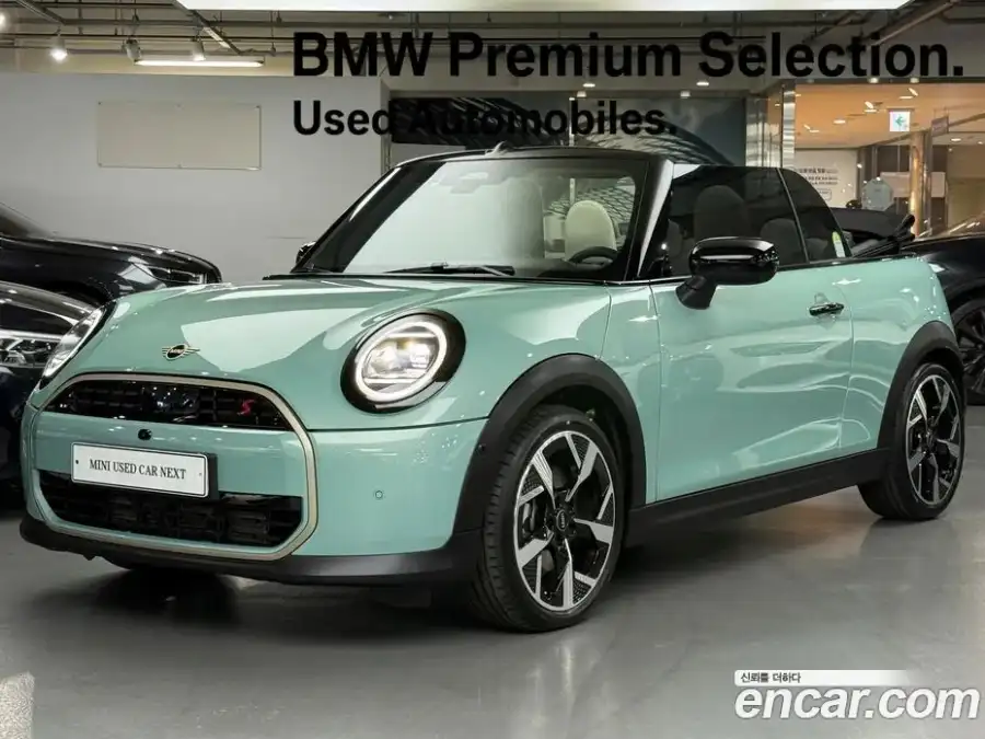 Mini Cooper Convertible Favoured