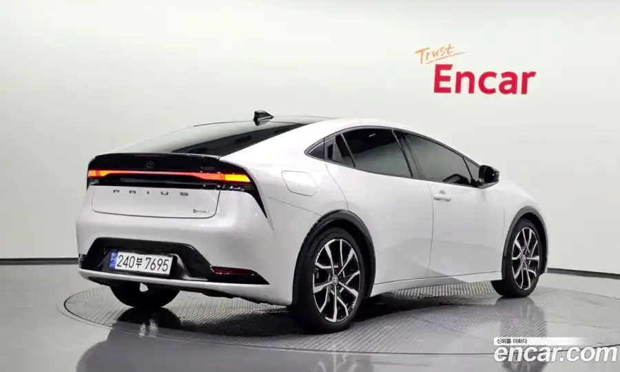 Toyota Prius 2.0 PHEV XSE