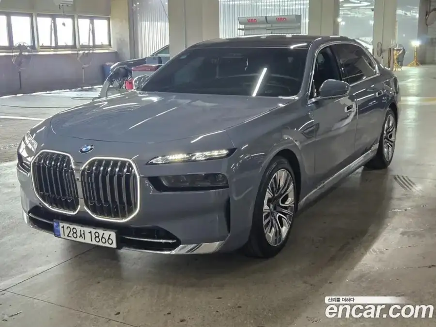 BMW 7-Series 740i sDrive Design Pure Excellence
