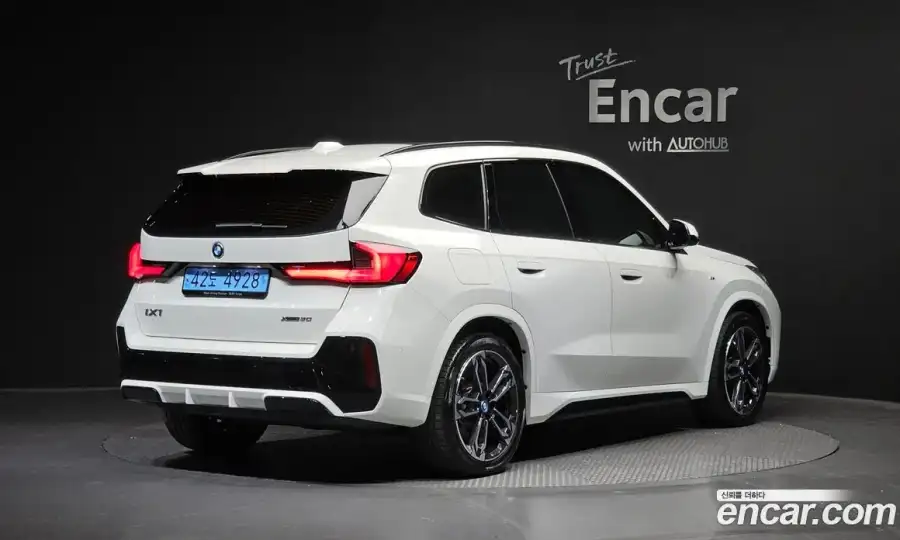 BMW iX1 xDrive 30 M Sport