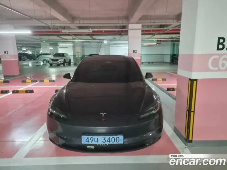 Tesla Model 3 RWD