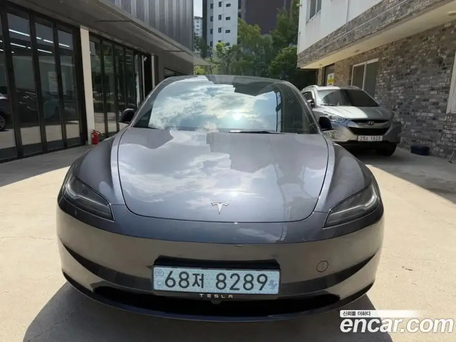 Tesla Model 3 RWD