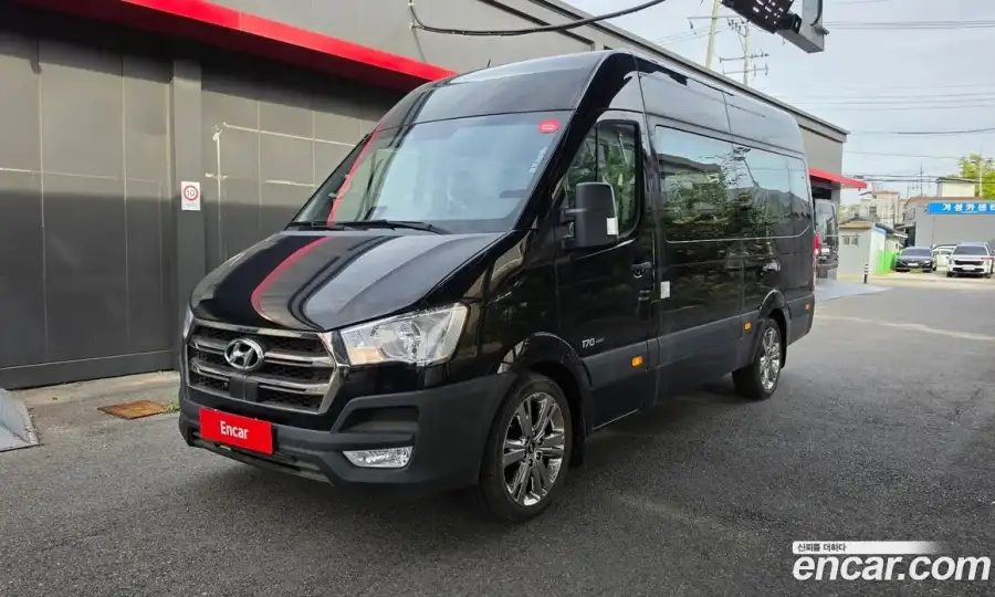 Hyundai Solati 16-seater