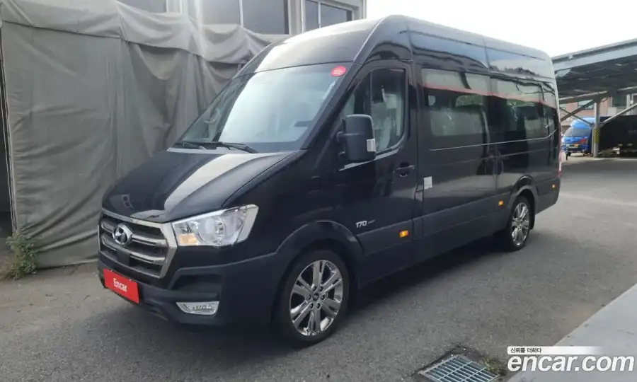 Hyundai Solati 16-seater