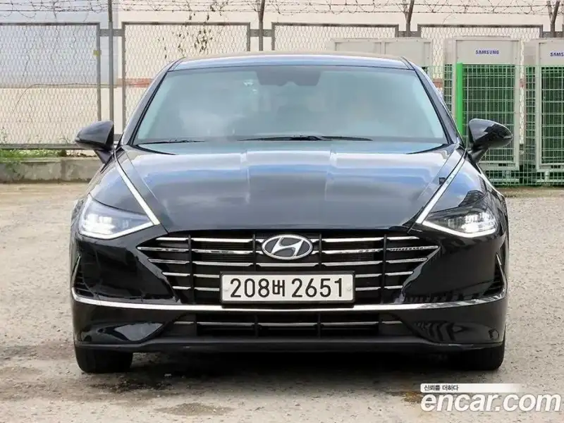 Hyundai Sonata 2.0 LPG rental car