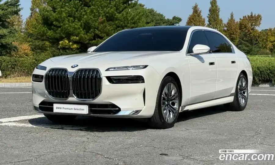 BMW 7-Series 740i sDrive Design Pure Excellence