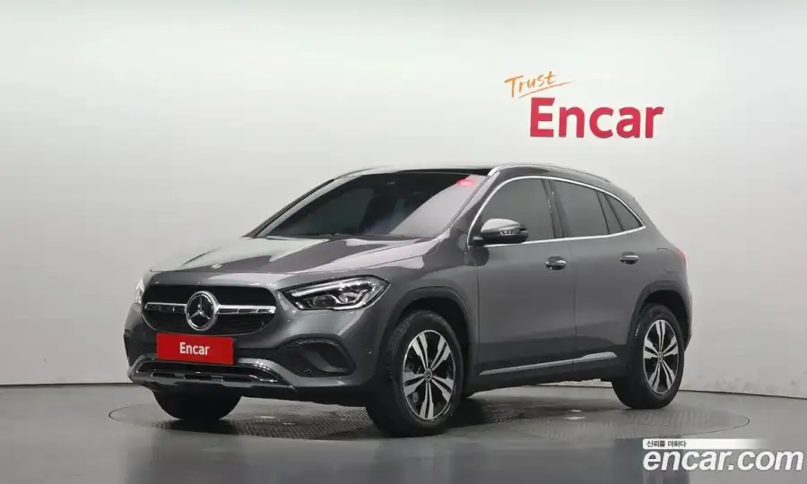 Mercedes-Benz GLA-Class GLA220