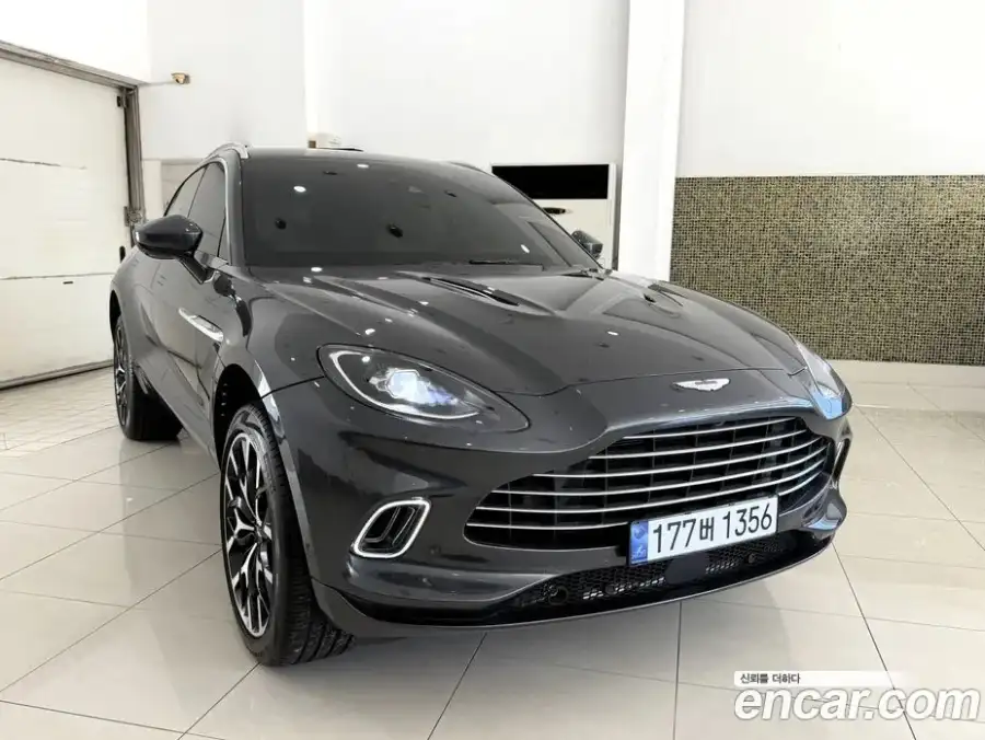 Aston Martin Dbx 4.0 V8