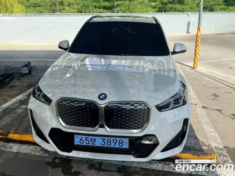 BMW iX1 xDrive 30 M Sport
