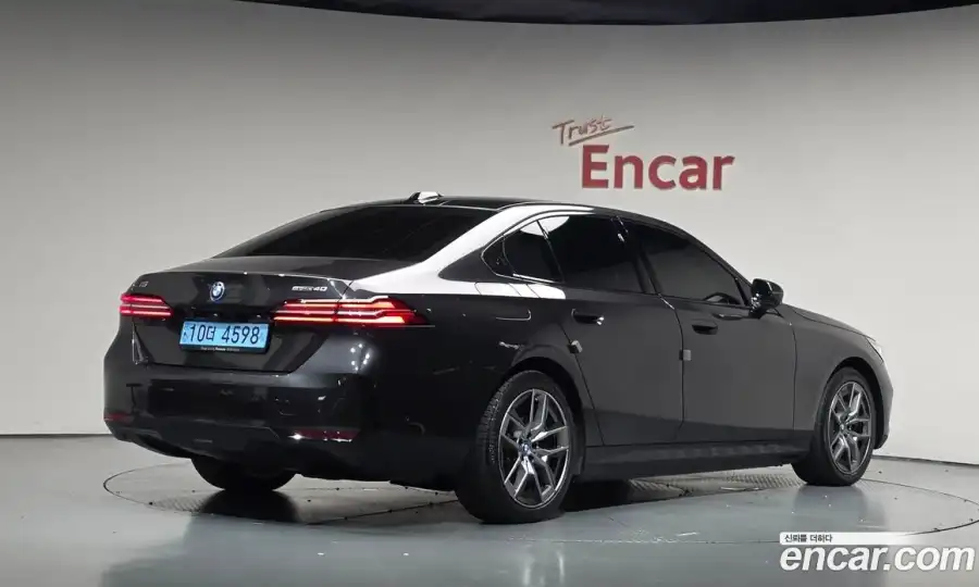 BMW i5 eDrive 40