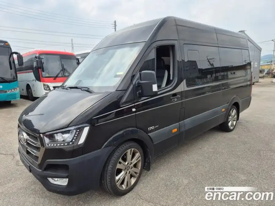 Hyundai Solati 16-seater