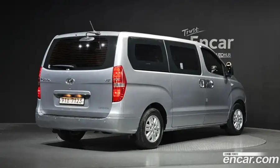 Hyundai Starex Van 3-Seater